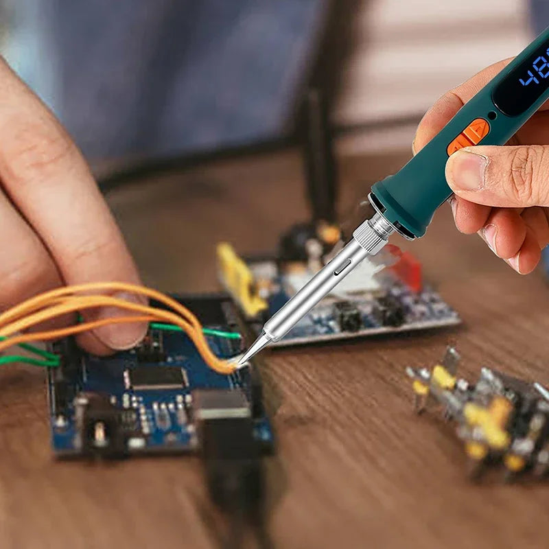 Electric Soldering Iron 220V 120W Soldering Iron Repair Soldering Tool Set LED Digital Display Adjustable Temperature 200-600℃
